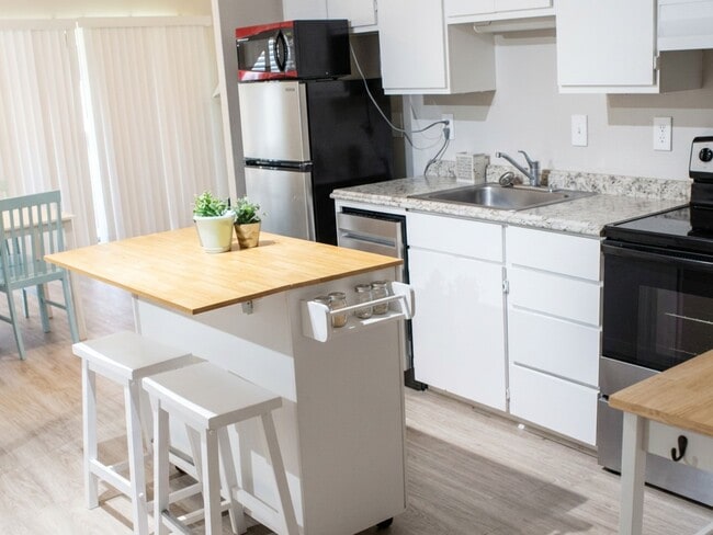 Photo - 12900 Walden Rd Unidad 708