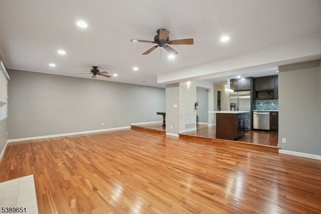 Photo - 31 Castle Ridge Dr
