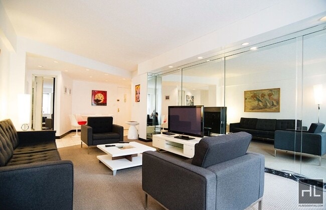Building Photo - E 47 st Rental