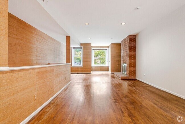 Building Photo - 127 11th St NE Unit C Rental