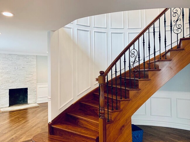 Photo - 131 Montgomery Ln