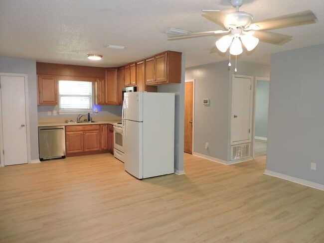 Photo - Easy access to Whiting Field!
