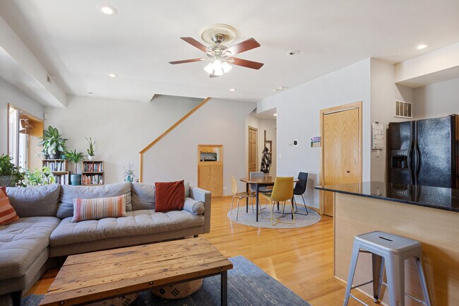 Photo - 2350 N Kedzie Blvd Unit M