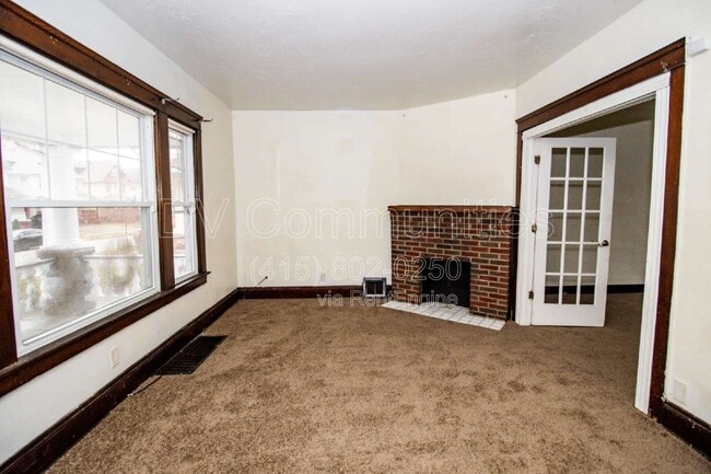 Photo - 9711 Parmelee Ave