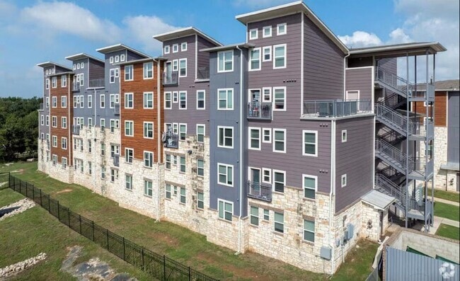 Building Photo - 2401 E Oltorf St Rental