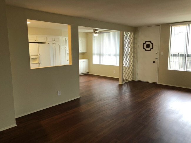 Photo - 3515 E Ocean Blvd Unidad 7