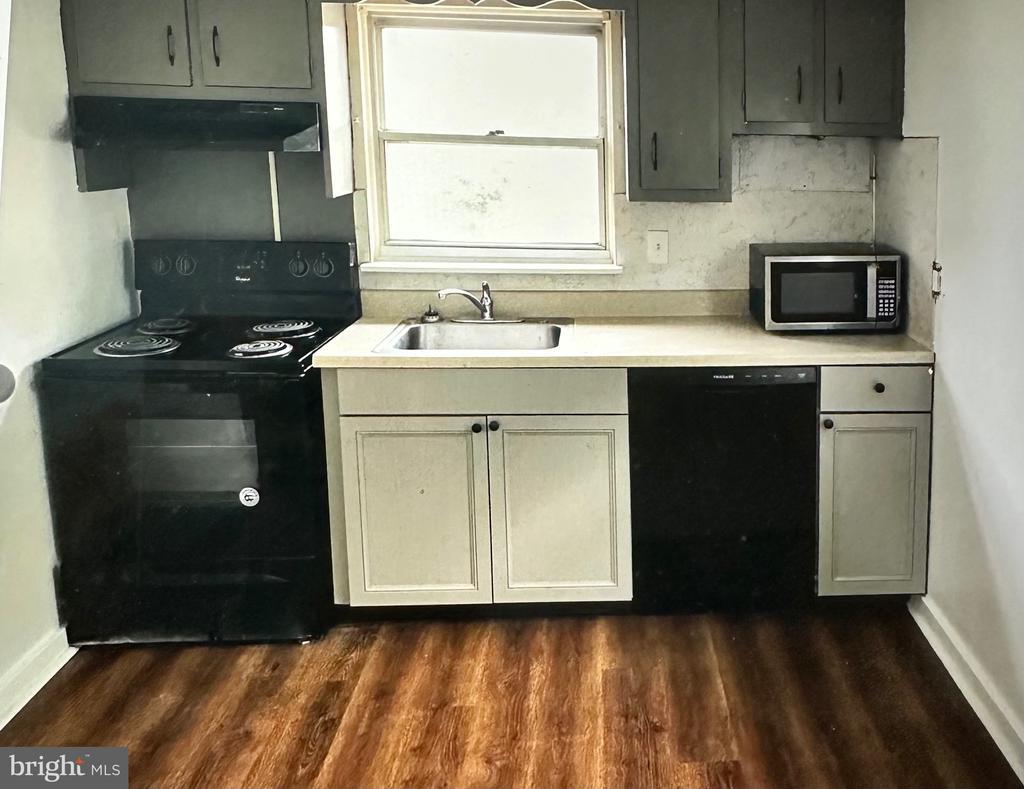Photo - 125 Lemon St