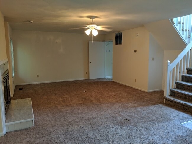 Photo - 3 BEDROOM 2.5 BATH DUPLEX NEAR MILITARY BASES