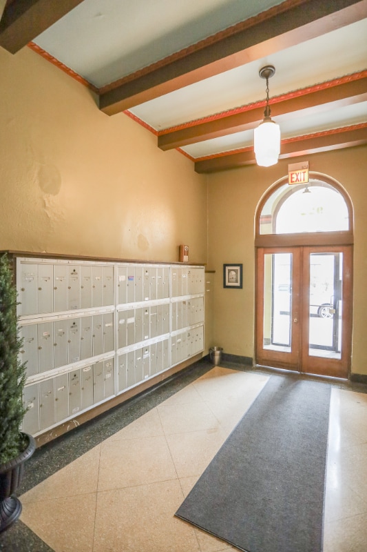 Photo - 922 W Eastwood Ave Unit 5