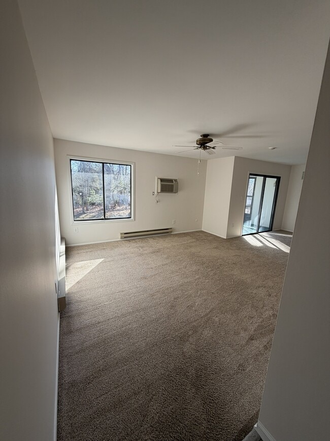 Living Room - 84 Amberly Dr Unit J