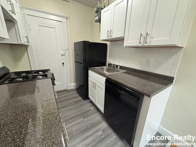 126 Jersey St Unit 2