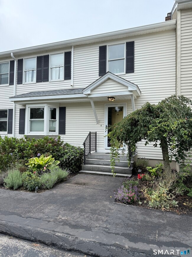 Photo - 4 Castle Meadow Dr Unit 4