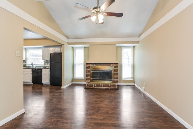 Photo - 6847 Champaigne Dr