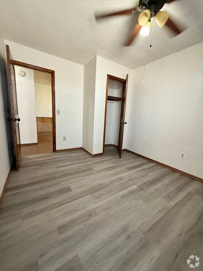Building Photo - 2108 Meench Dr Rental