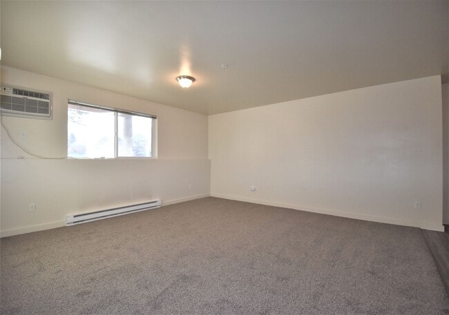 Photo - 2 Bed 1 Bath Garden Level Apartment! Easy Access to Downtown, Shopping and MSU! Unit 16