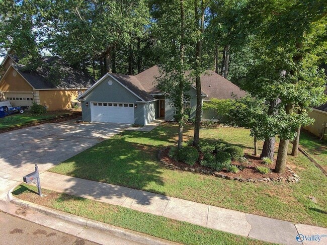 Photo - 205 Jarrett Ln