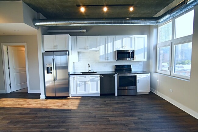 Photo - 3833 N Broadway Unit 512