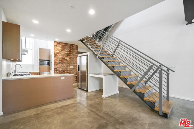 Photo - 1220 N Orange Grove Ave Unidad 7