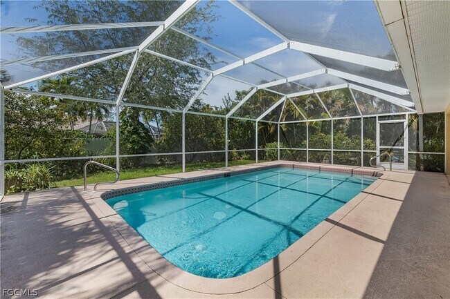 Photo - 3122 Country Club Blvd