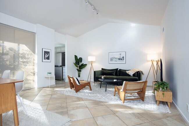 Photo - 2501 N Indian Canyon Dr Unit 611