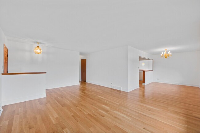 825 Ottawa Ave