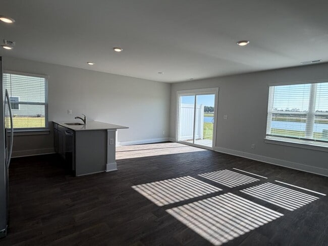 4339 Majesty Dr