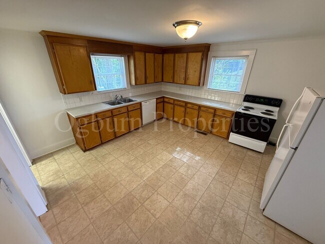 Photo - 1034 Franklin St SW