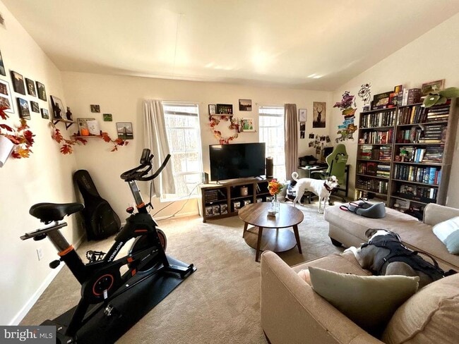 Photo - 208 Telegraph Rd