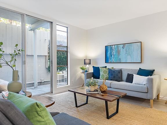 Photo - 811 York St Unit 23