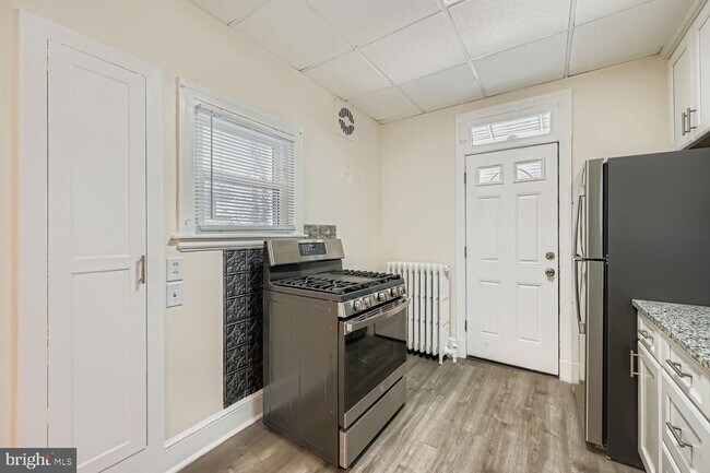 Photo - 3220 Sequoia Ave