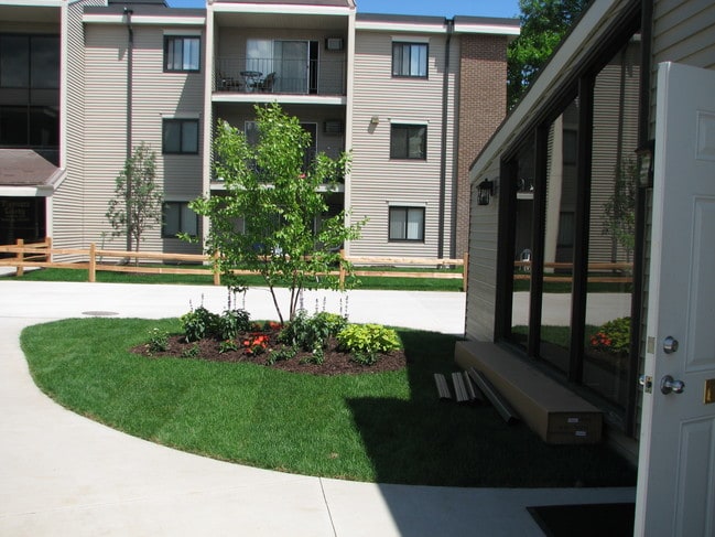 Photo - Plymouth Colony Apartments