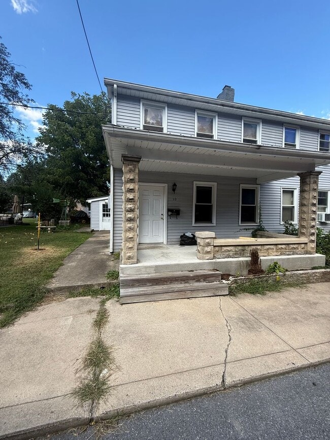 Building Photo - 2 bedroom possibly 3 with oversized Garage... Rental