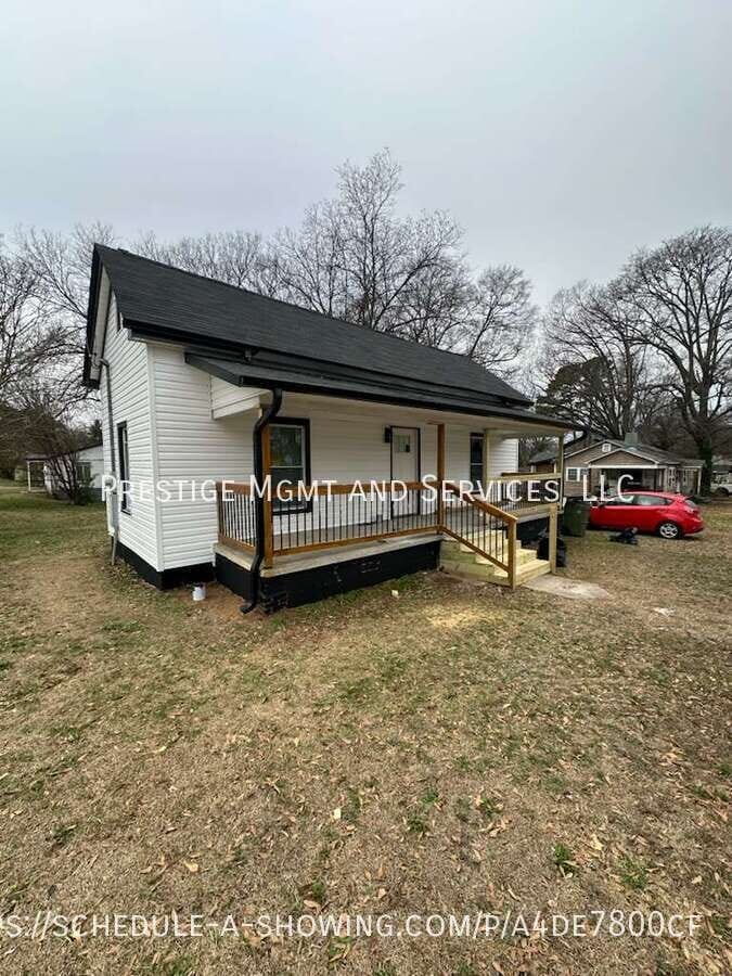 Photo - 401 Holmes St