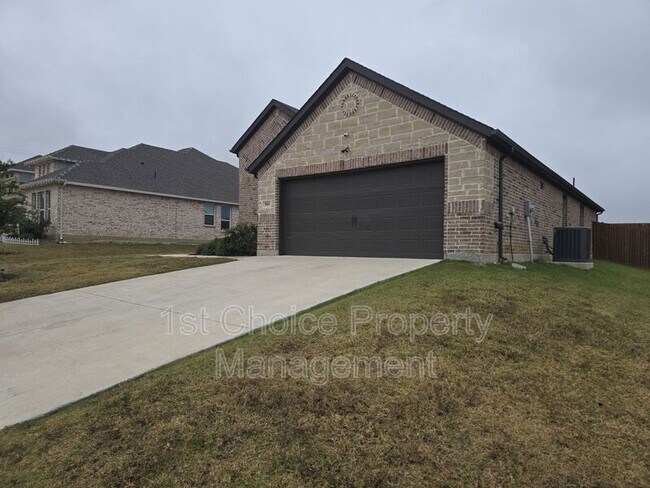 Photo - 505 Reatta Dr