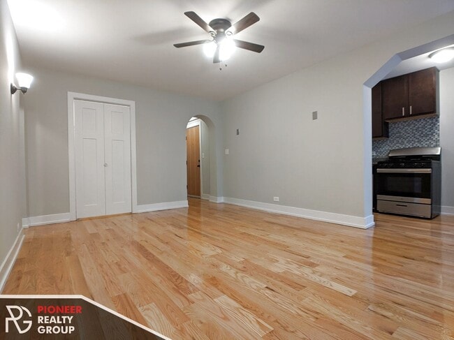 Photo - 429 W Roscoe St Unit 425-310