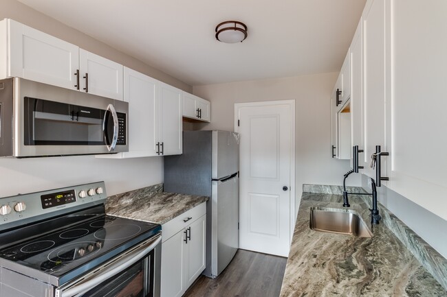 Building Photo - Altitude Apartments East ( Ferndale 28 LLC)