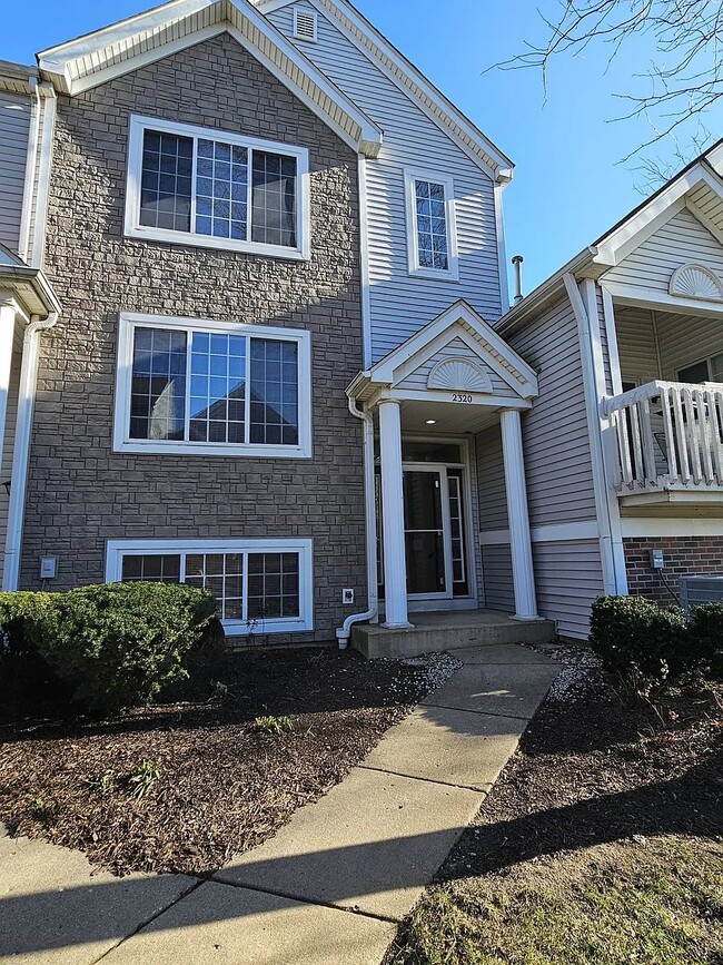 Building Photo - 2320 Dawson Ln