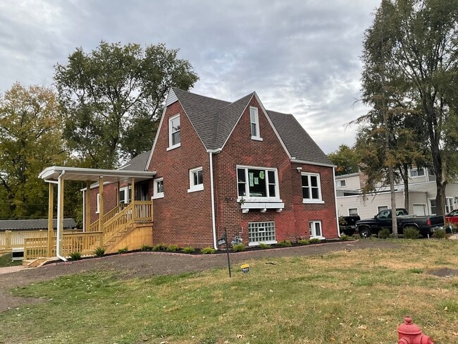 Photo - 14846 Woodlawn Ave