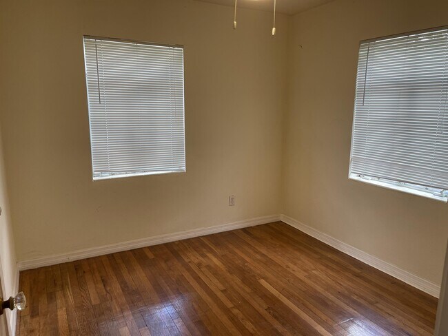 Photo - 1005 Murray Dr