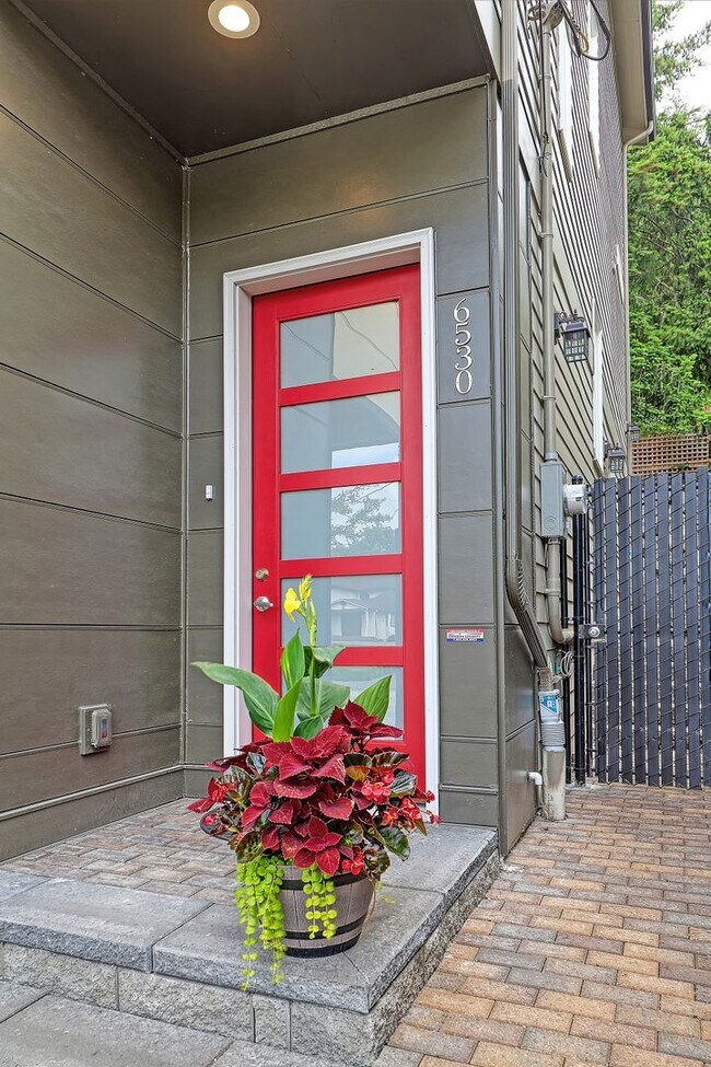 Photo - 6530 Delridge Wy SW Unit 1