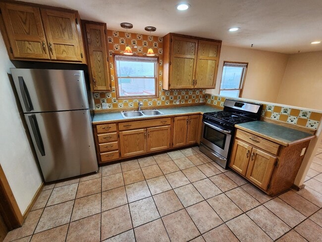 Photo - 502 Alicia St