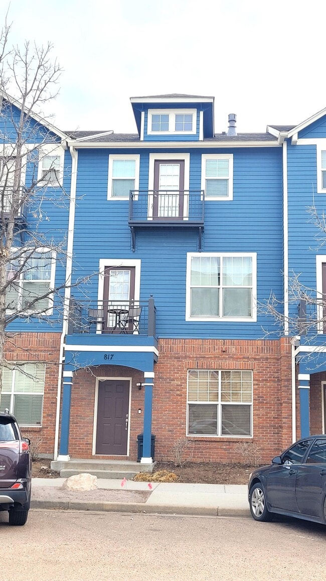 Building Photo - 817 S Weber St