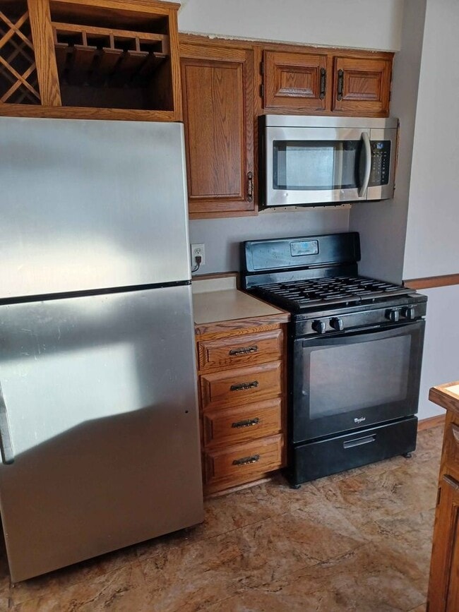 Photo - 20515 Chippendale Ave