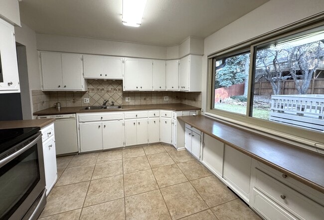 Photo - 3084 S Xanthia St