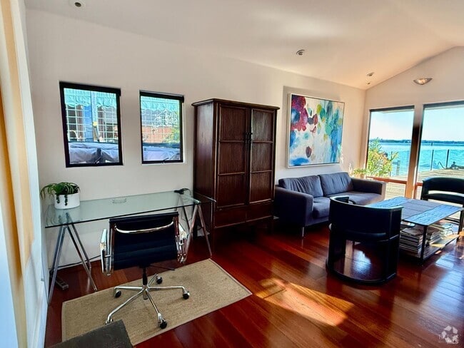 Building Photo - 4 Sandy Beach Rd Rental