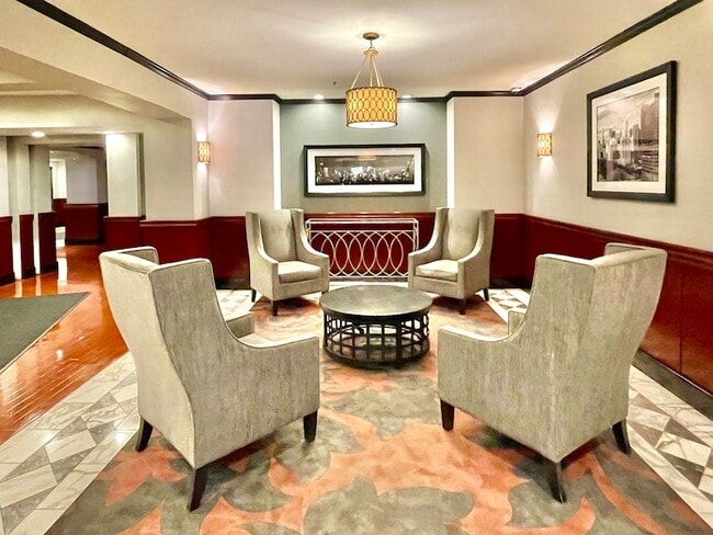 Photo - 40 E 9th St Unidad 804