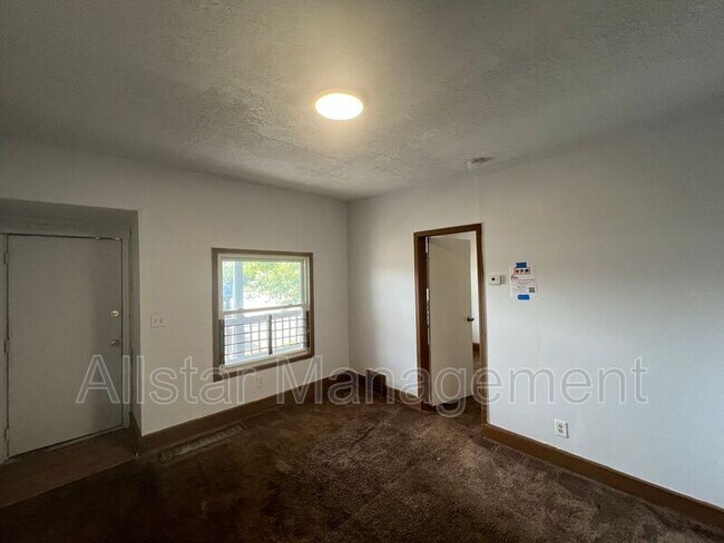 3611 E 116th St Unit Lower Unit