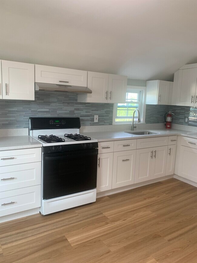 Photo - 5 MacArthur Ave