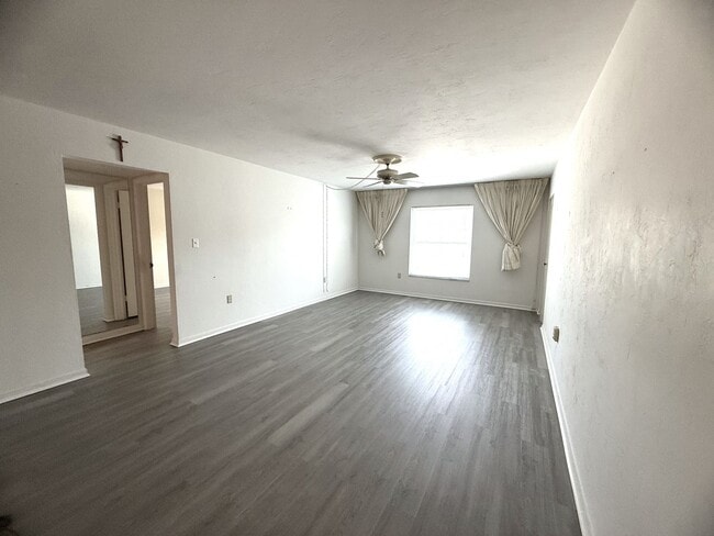 Photo - FIRST MONTHS RENT FREE!!! Beautiful 2 MASTER SUITE CONDO in Central Ft. Myers with Over 1200 Sqft.