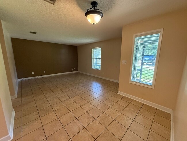 Photo - 9221 Beatrice Rd